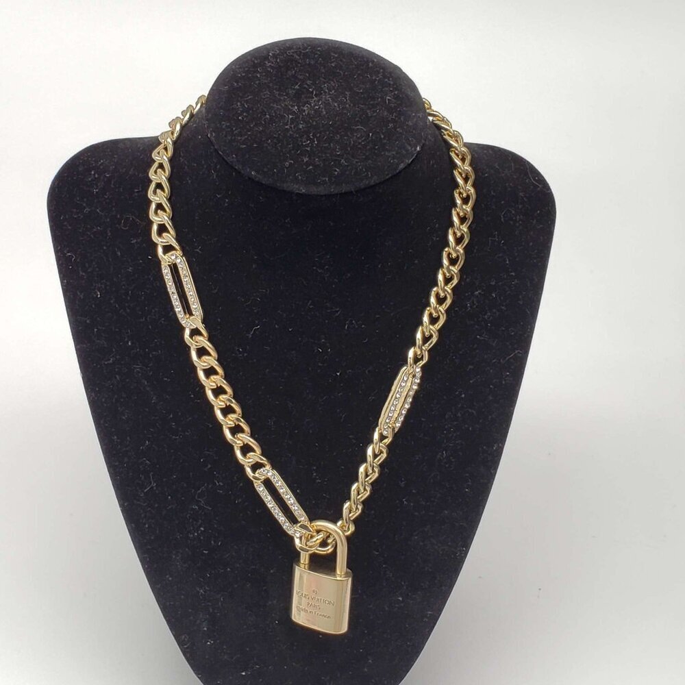 100% Auth Louis Vuitton Lock & Key with Unbranded Gold Plated Chain Necklace - Picture 3 of 11